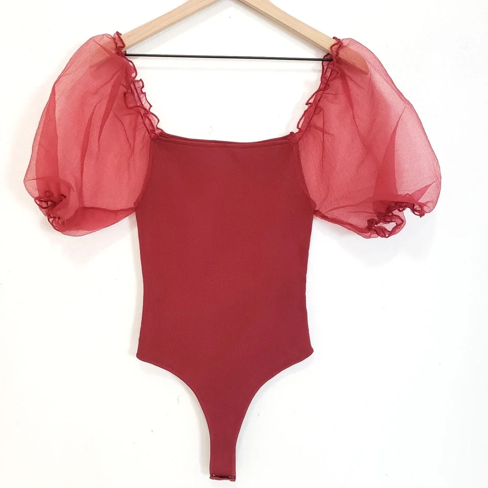 NEW!! ASTR The Label SIZE L Red Puff Sleeve Bodysuit Women Wine AT15988 Holiday